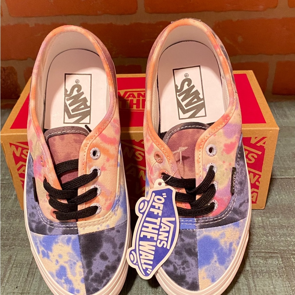 VANS - Picture 2 of 7
